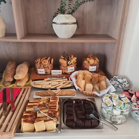 Petros Hotel 3*