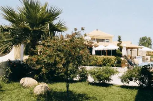 Petros Hotel 3*