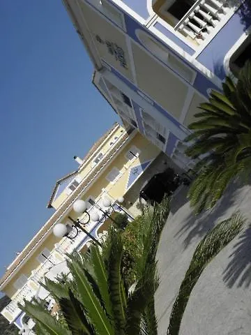 Hotel Petros 3*