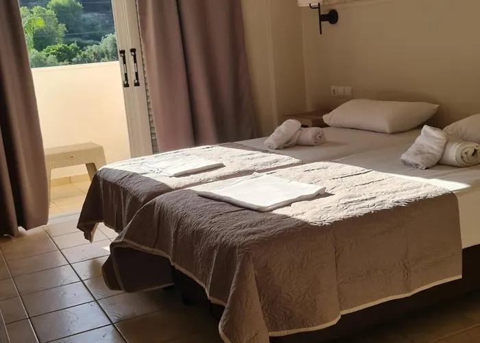 Petros Hotel 3*