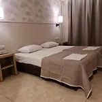 彼得罗斯酒店