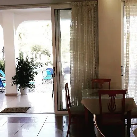 Hotel Petros 3*